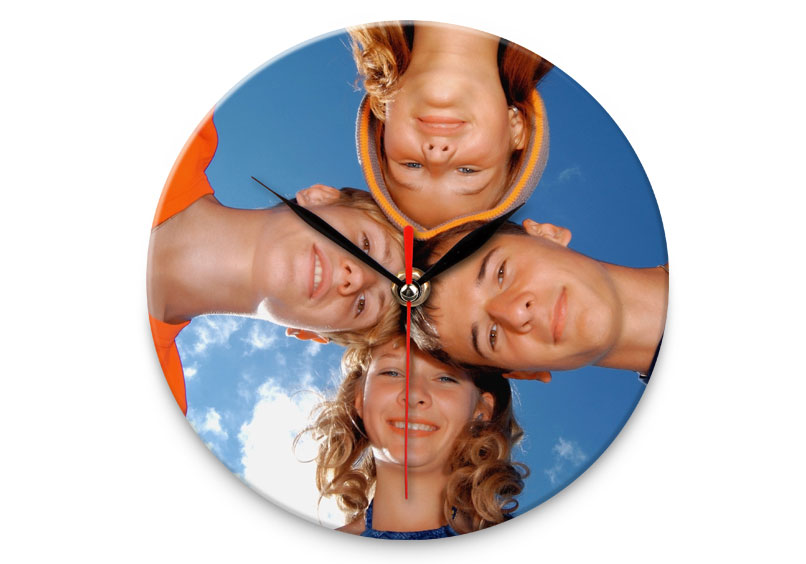 Horloge murale en verre personnalisée avec photo, à commander sur ... Horloge murale avec des tasses