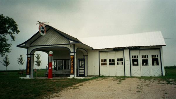  Photo: Route 66 Dwight Old Sinclair Station