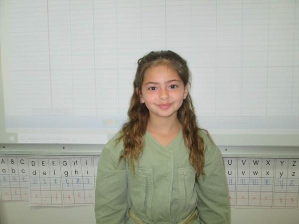  Photo: Ava