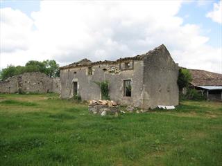 Ruine maison 1  de l 'entrée 