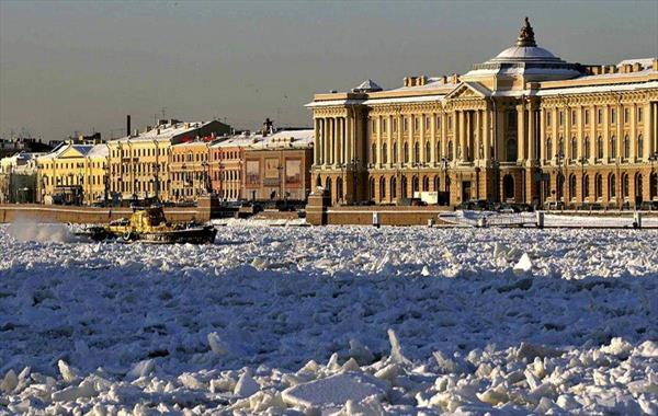  Photo: riviere-Neva-Saint-Petersbourg.jpg