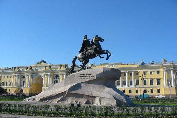  Photo: saint-petersbourg---pierre-le-grand_86395_pgbighd.