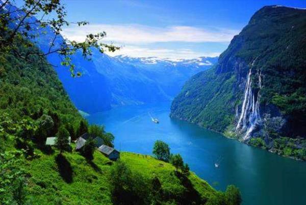  Photo: fjords-islande.jpg