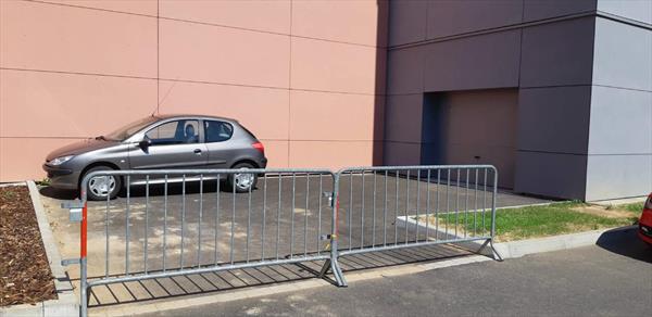  Photo: 0f - porte accès pour livraison.jpg