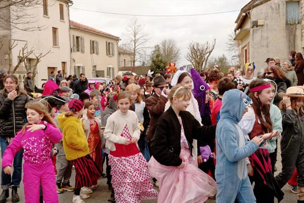 Le carnaval des Enfants Photo: on défile à nouveau