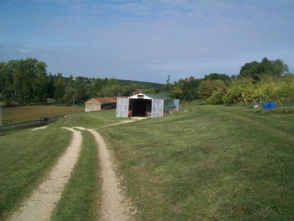  Photo: hervouet-garat_le-verger_vue-sur-la-ferme_ph38.jpg