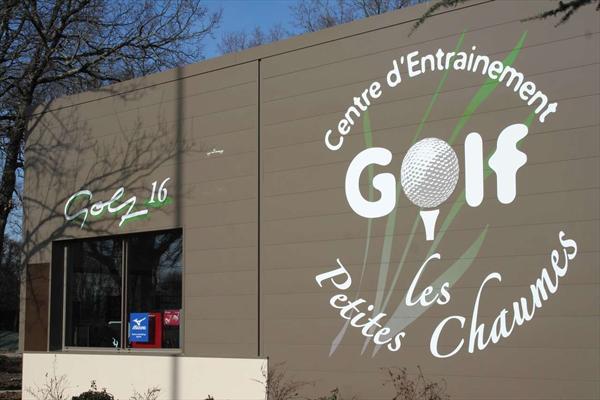  Photo: golf-les-petites-chaumes-et-golf16-logo-sur-la-fac