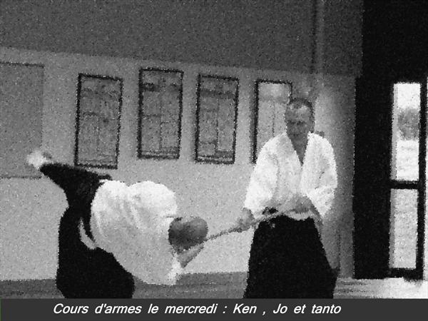 Cours d'armes le mercredi de 20h à 21h30: travail au Ken (sabre Japonais) Jo (batôn long) et tanto (couteau Japonais).
...