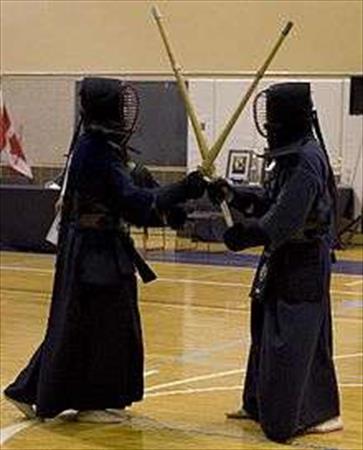 Pour accompagner dignement le lancement de notre nouvelle série Bamboo Blade, nous tenions à vous présenter cet art mart...