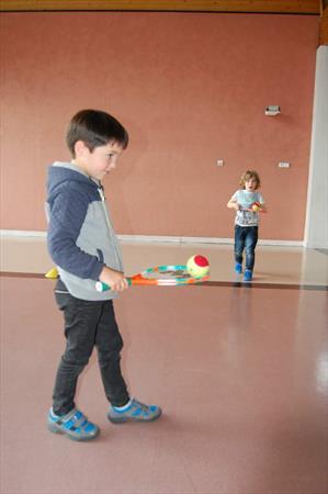  Photo: Découverte du tennis à l'école maternelle (4).JPG