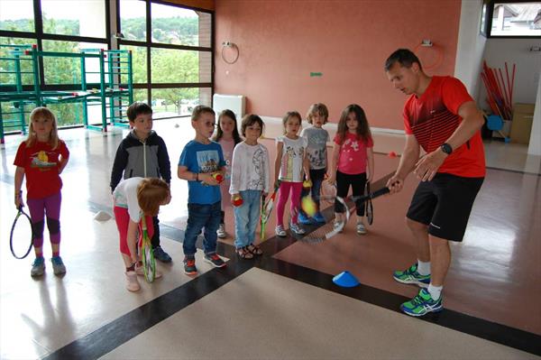  Photo: Découverte du tennis à l'école maternelle (6).JPG