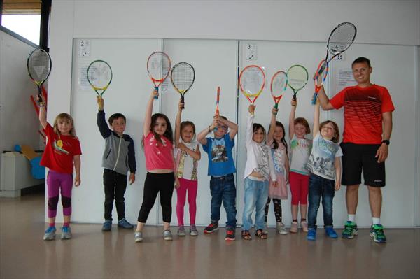  Photo: Découverte du tennis à l'école maternelle (8).JPG