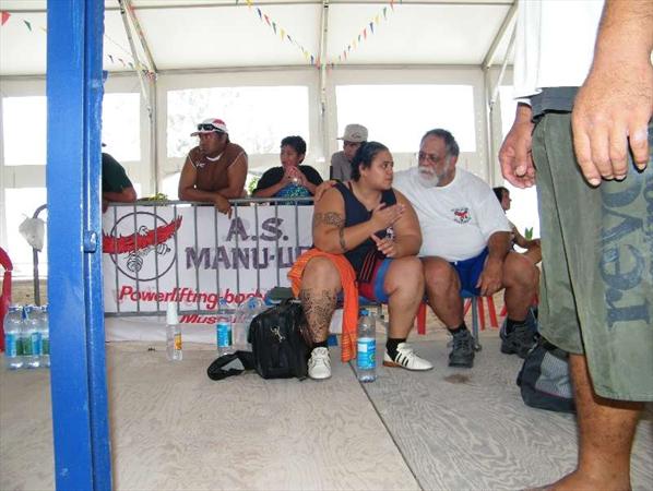 
le père et la fille unis ...dans la force athlétique Photo: 0071.jpg  MANU URA Musculation Paea - TAHITI