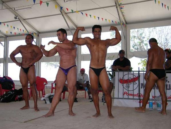  
Ils se préparent pour les Oceania/South Pacific en octobre 2009 Photo: 0153.jpg  MANU URA Musculation Paea - TAHITI