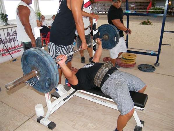 
petit marathon de 15 minutes à 100 kg par équipe de 5 Photo: 0162.jpg  MANU URA Musculation Paea - TAHITI