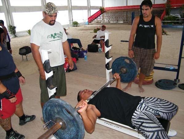  Photo: 0165.jpg  MANU URA Musculation Paea - TAHITI