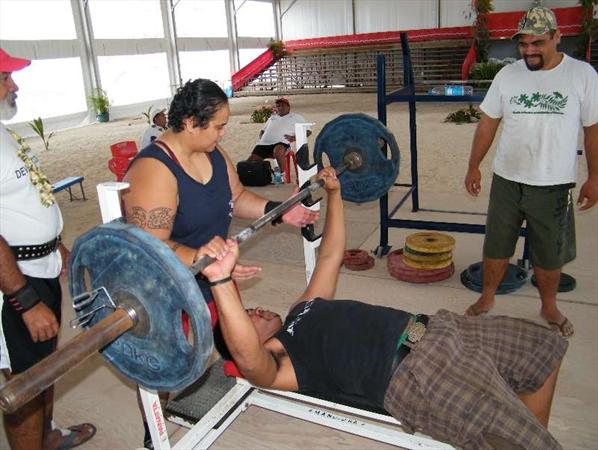 
 Photo: 0166.jpg  MANU URA Musculation Paea - TAHITI