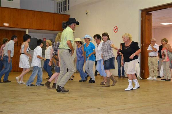  Photo: Photo repas country 200.jpg