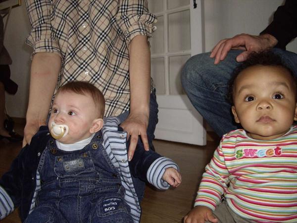Avec grand cousin Gabin

With great cousin Gabin Photo: IMGP2603.JPG
