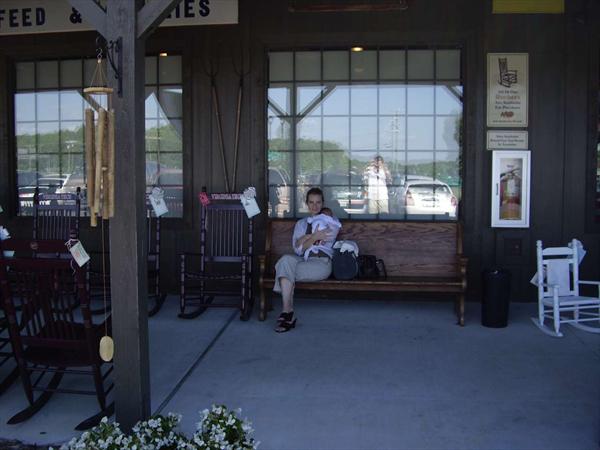 De retour de Virginie, on s'arrete en North Caraolina chez Cracker Barrel pour une pause bib

On the road to Georgia, ...