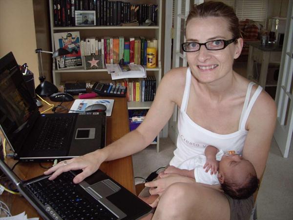 On travaille avec maman
Working with mummy Photo: IMGP1839.JPG