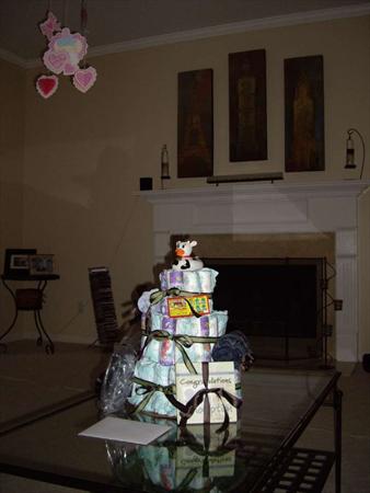 Marina a fait un gateau en couche!!

Marina made a diaper cake!! Photo: IMGP1826.JPG